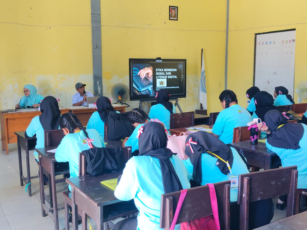PWI Teluk Bintuni Bekali Mahasiswa ITB Beretika Bermedia Sosial dan Literasi Digital